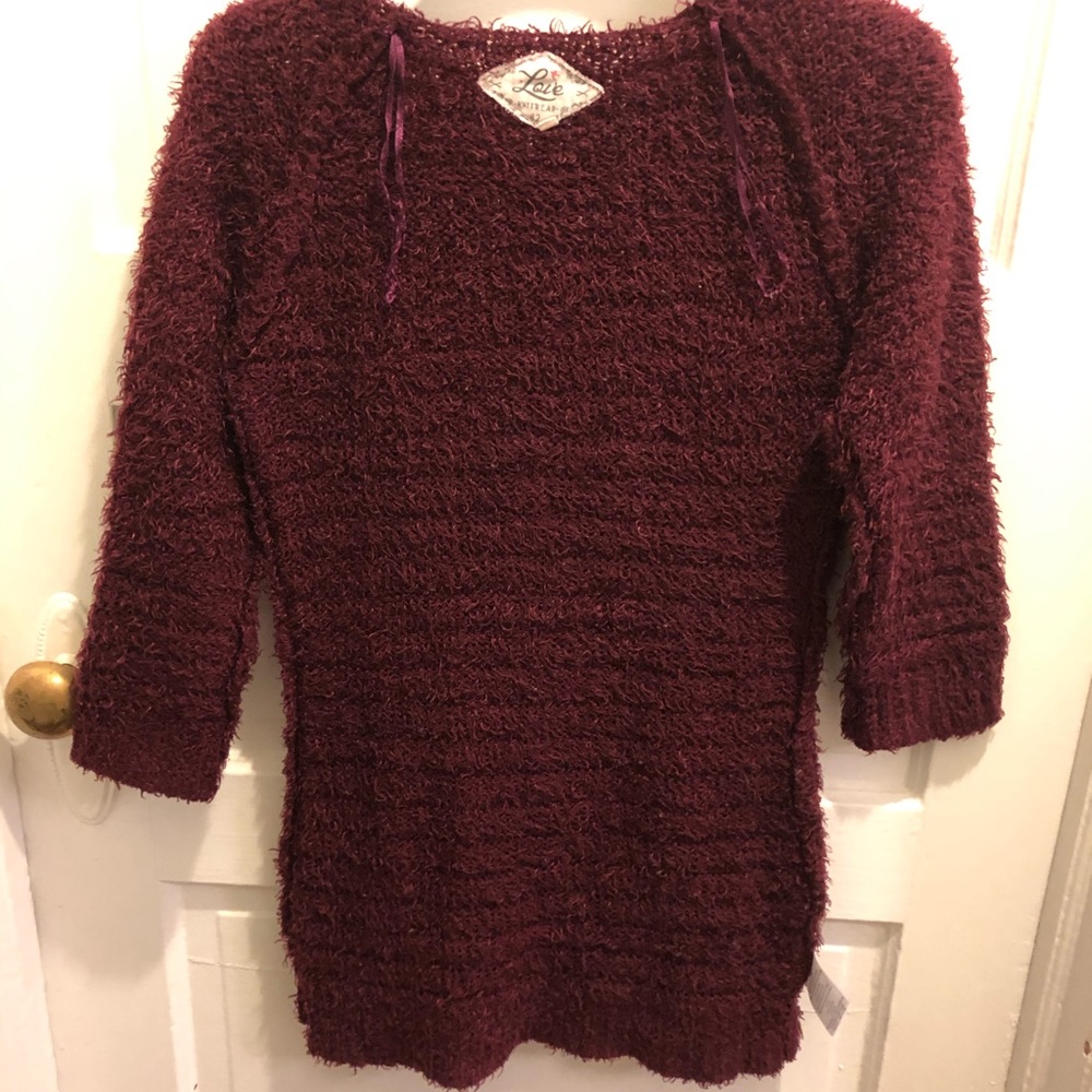 Beautiful sweater - Picture 3 of 3